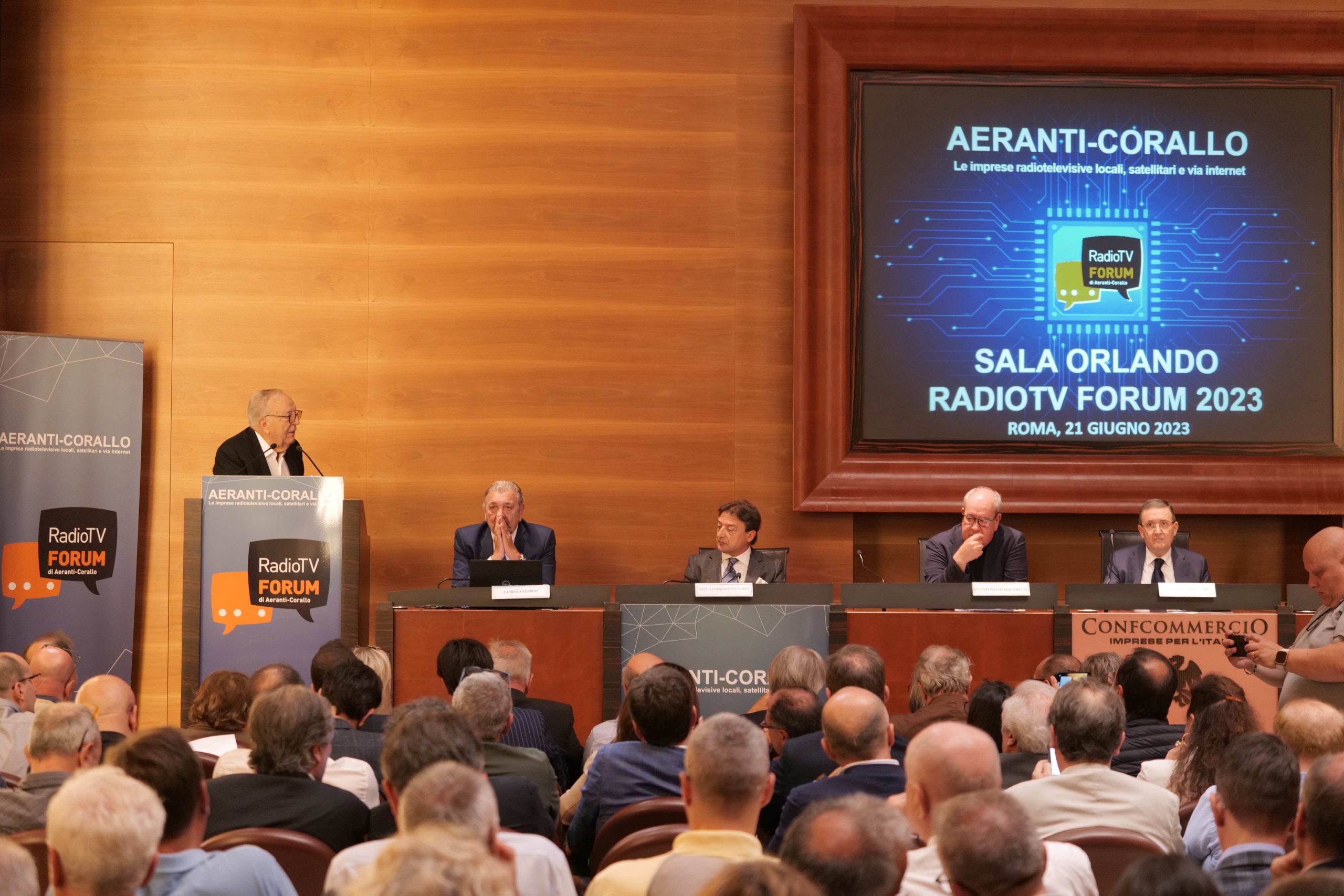 RadioTv Forum 2023 Aeranti Corallo Luigi Bardelli tavolo